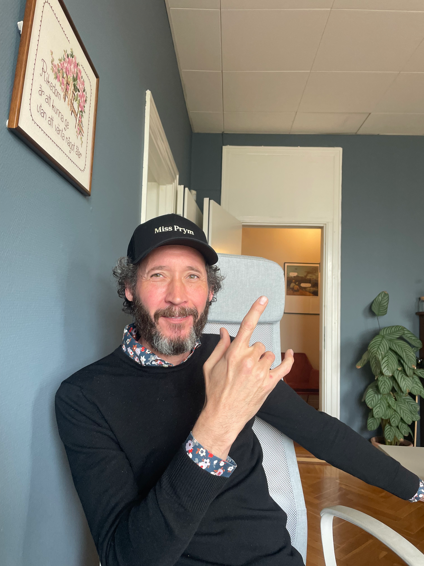 Miss Prym Classic Cap - Embrace the Enigma